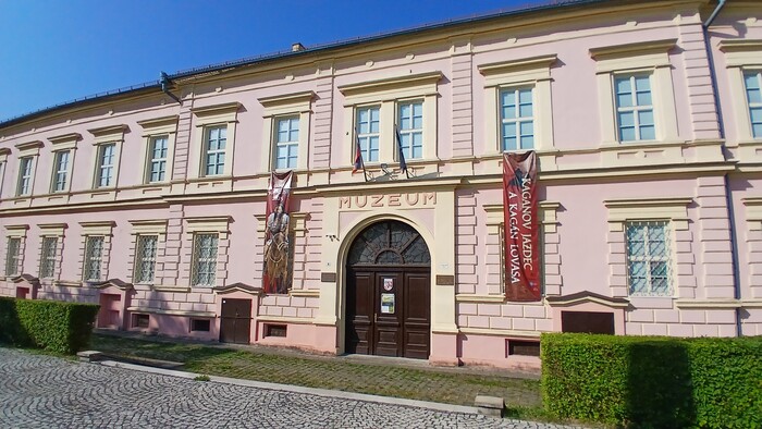 Gemersko- malohontské múzeum v Rimavskej Sobote, výstava: Kaganov jazdec