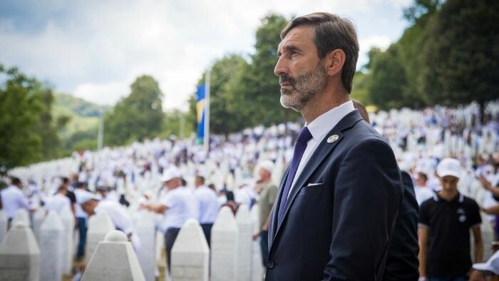 Foreign Minister pays tribute to Srebrenica genocide victims 