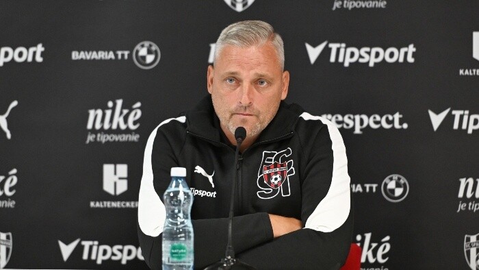 FUTBAL: Tréner Michal Ščasný pred zápasom s BK Häcken