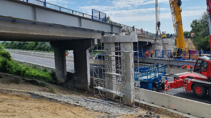 Prepojili cyklotrasu do Zavara cez diaľnicu D1
