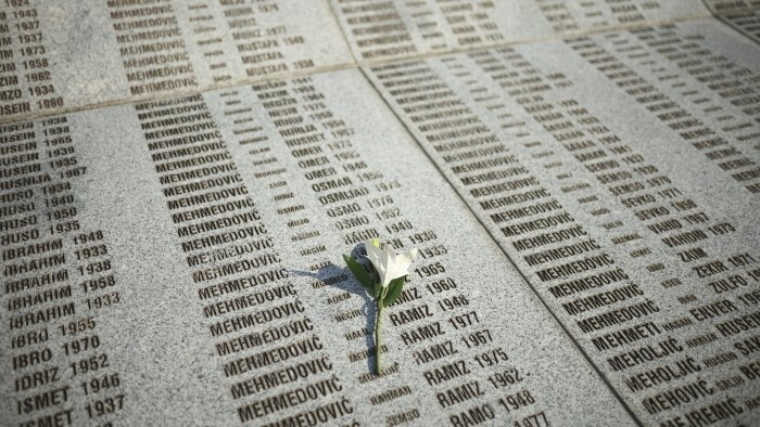 Blanár rinde homenaje a las víctimas del genocidio de Srebrenica