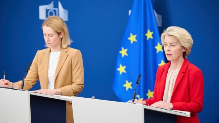 EU approves sanctions package against Russia