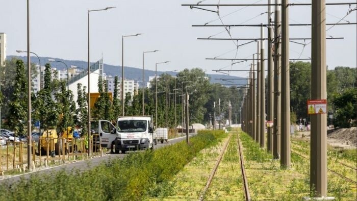 Bratislava launches new tram line in Petržalka