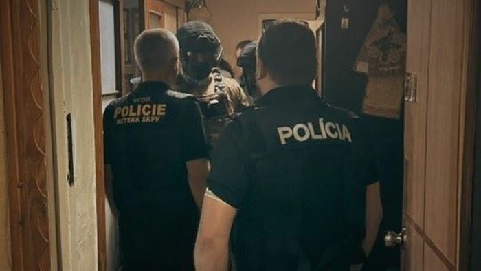 Police reject criticism over omitting Russian financing, calling it conspiracy