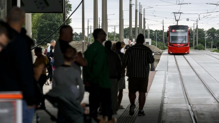Komplette Straßenbahnstrecke nach Petržalka offiziell in Betrieb genommen