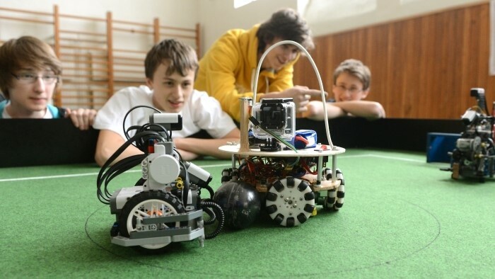 Estudiantes eslovacos triunfan en competición internacional RoboCup 2025