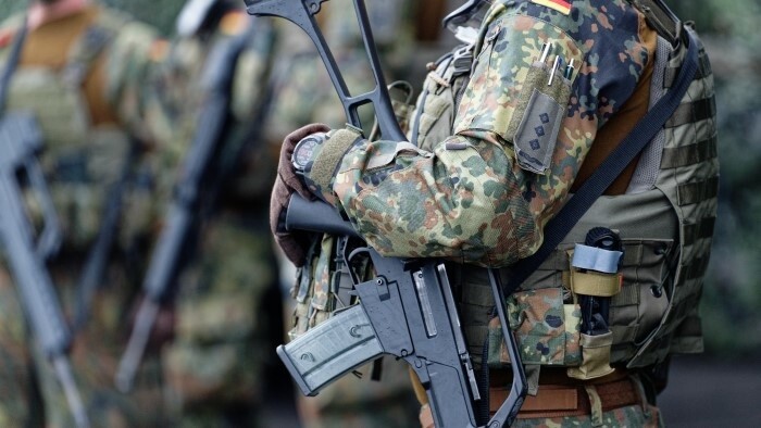 Le Président refuse l’autorisation de servir dans une armée étrangère
