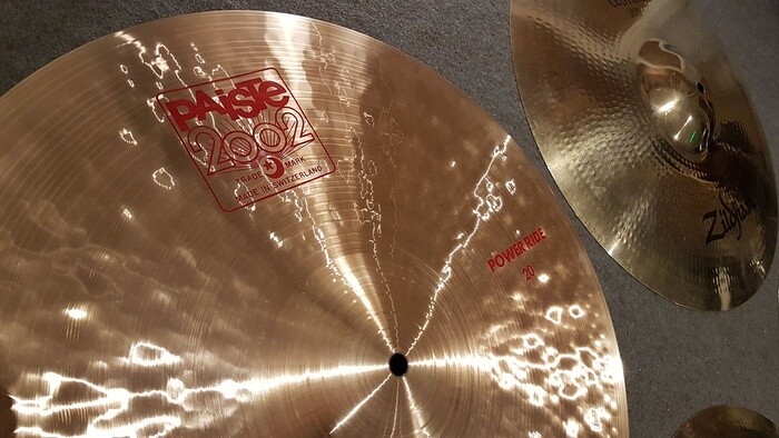Seriál o legendárnych nástrojoch: Paiste 2002 séria