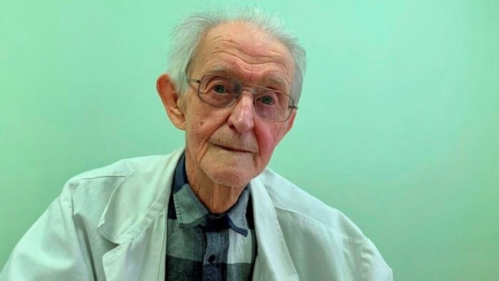 Opustil nás K. Mika 