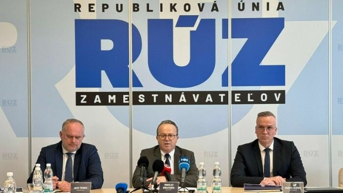 Union Calls on Politicians to Respect Science and Work of Scientists
