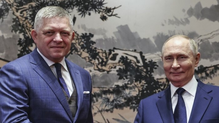 Премьер СР Фицо встретился с президентом РФ Путиным в Пекине