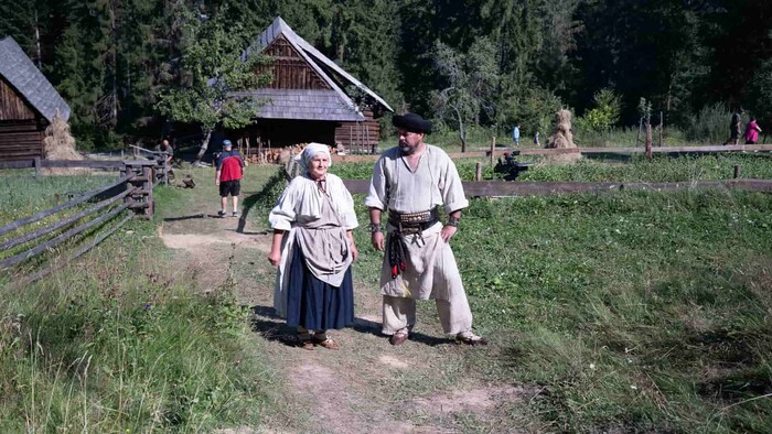 Vykriky bez ozveny_dedina-STVR