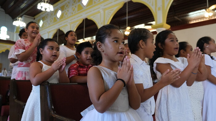 Americka Samoa a gospelove spevy v nedelnom kostole.JPG
