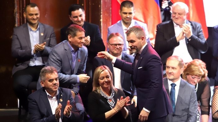 Partido Hlas-SD es multado por la divulgación tardía de un préstamo