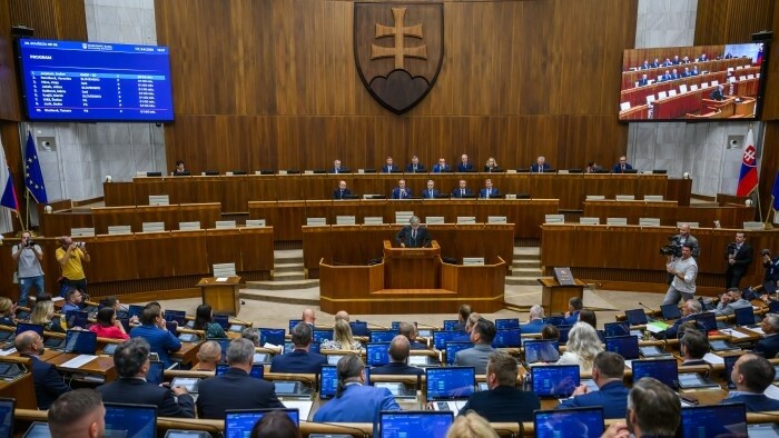 Le Parlement slovaque poursuit sa session avec des réformes énergétiques et de consommation