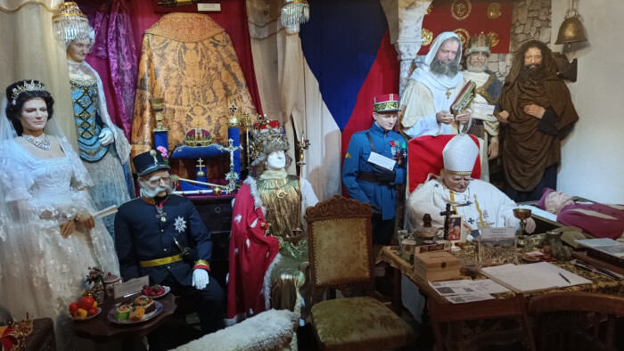 Roman Bajzík vyrába voskové figuríny