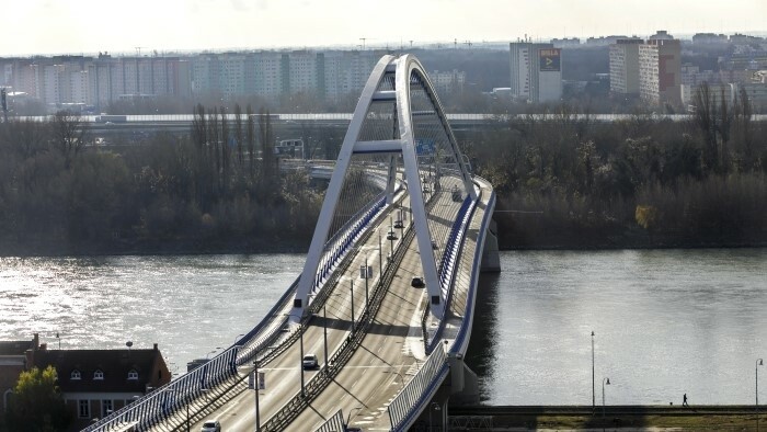 Desde hace 20 años, el singular puente Apollo completa el panorama de Bratislava