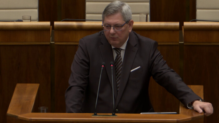 B. Susko navrhuje extra odmeny pre sudcov pri jubileách