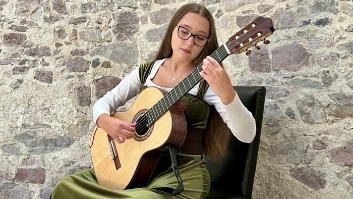 gitara_hudba_stara_strecno_hrad_RSI.jpeg