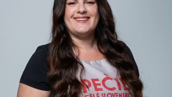 Pečie-celé-Slovensko-Simona