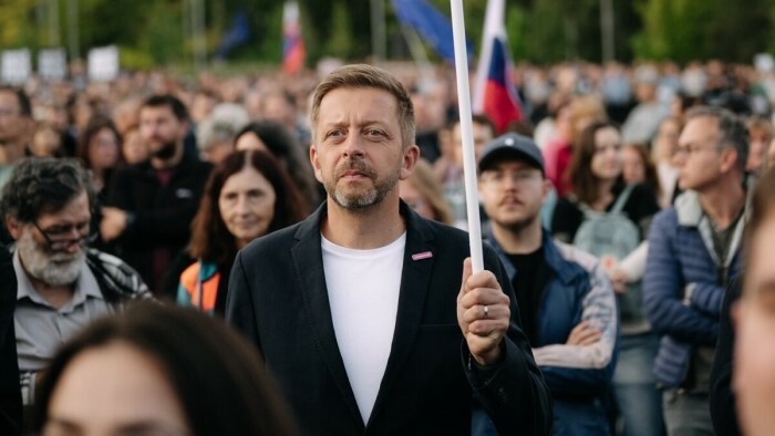 Реакции на участие главы МВД Чехии в акции протеста в Братиславе