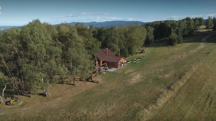 Rarita v lese. Na mieste stretnutia troch kráľov majú knižnicu