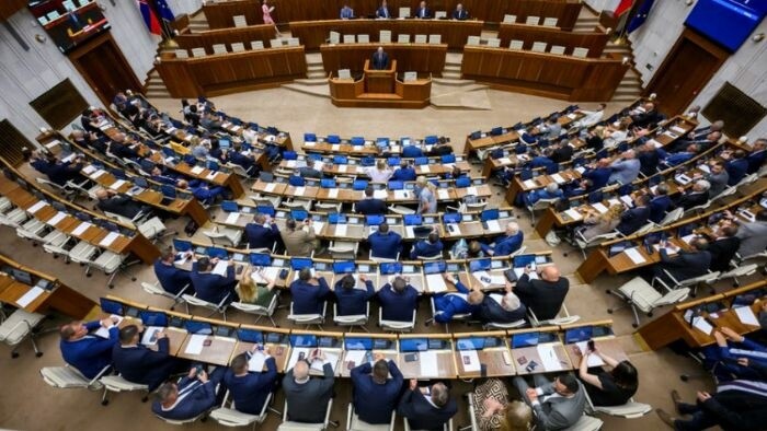 Parliament Debates Targeted Energy Aid