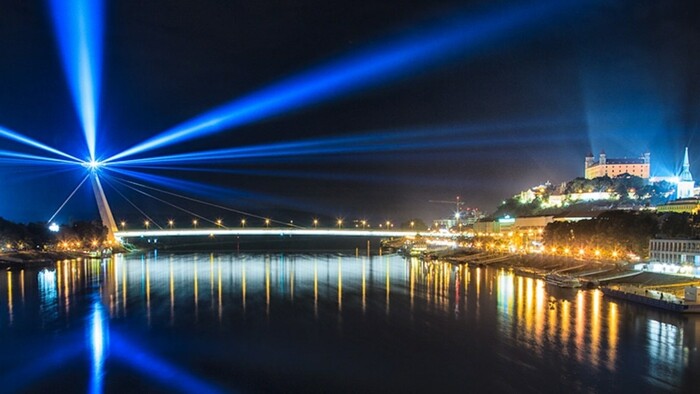 Bratislava-Biela-noc
