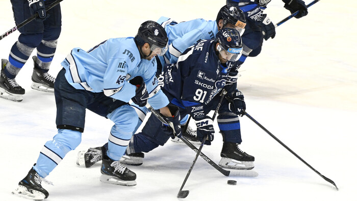 HOKEJ: Slovan valcuje, pod Šimkom sa trasie stolička