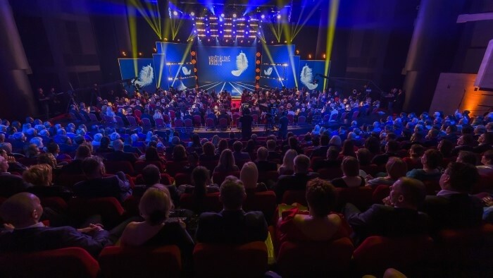 Krištáľové krídlo spúšťa nominácie. Ukážte výnimočných ľudí, ktorí menia Slovensko k lepšiemu