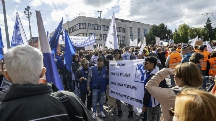 Gewerkschafter protestierten vor dem Parlament