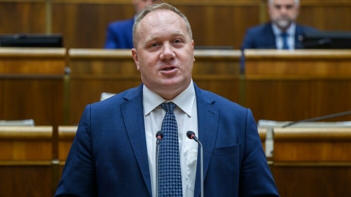 Richard Vašečka opúšťa poslanecký klub 