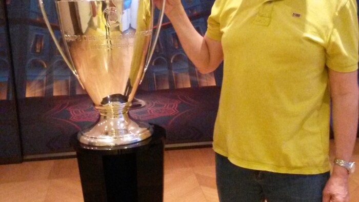 Stano Štefánik s Ušatou trofejou pred finále Ligy majstrov UEFA  28.5.2016