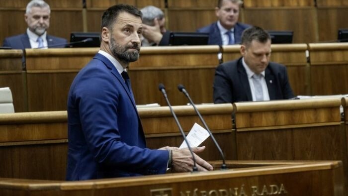 Parliament Continues Budget Debate