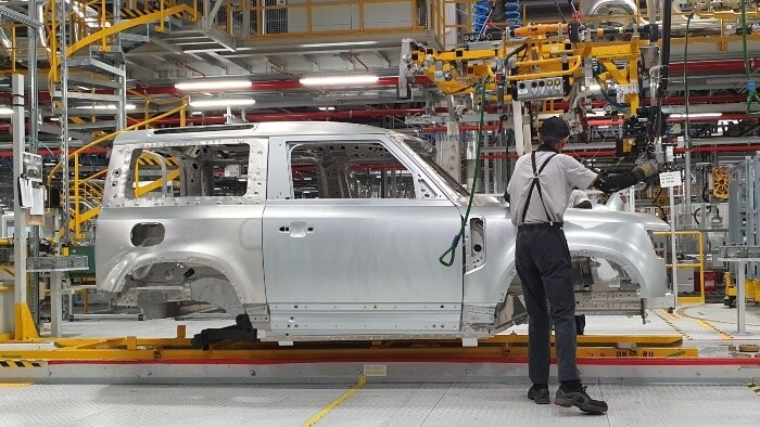 Jaguár Landrover po vynútenej prestávke už vyrába