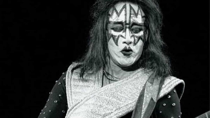 Zomrel Space Ace Frehley, legenda KISS prišla o mimozemšťana