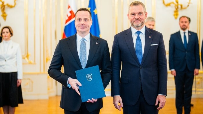 Piliermi vzájomných vzťahov sú obrana a ekonomika