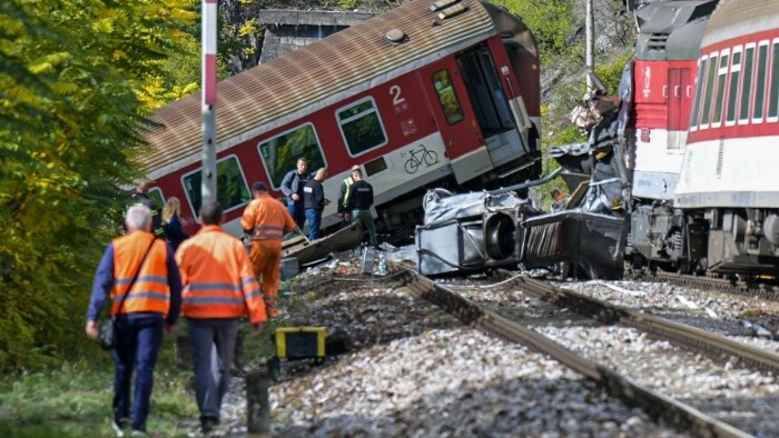 Colisionan dos trenes rápidos cerca de la población eslovaca de Rožnava