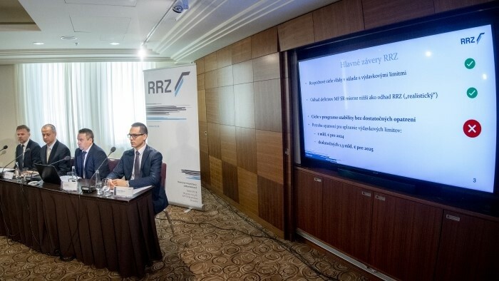 Plánovaný deficit na budúci rok nie je realistický