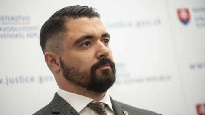 Opposition Calls for Dismissal of SIS Head Pavol Gašpar