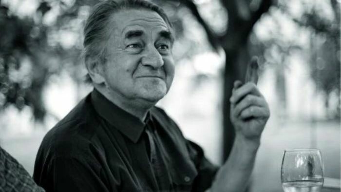 Spomienka na slovenského spisovateľa a prekladateľa Jozefa Mihalkoviča, ktorý dnes vo veku 90 rokov odišiel 
