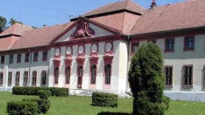 Neskorobarokový kaštiel v Bijacovciach