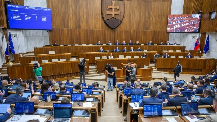 Parlamento eslovaco aprueba Presupuesto Estatal para 2026 