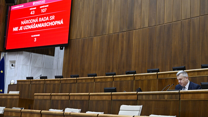 Rokovania v parlamente pokračujú