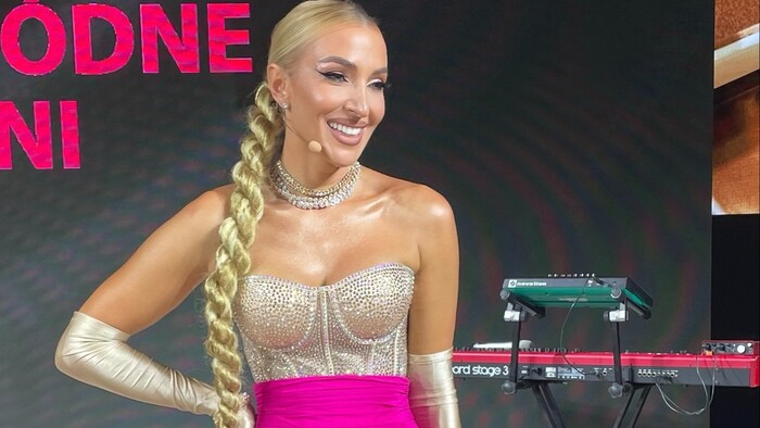 Vizážou vyrážala dych. Simona Simanová na Bratislavských módnych dňoch v dvojitej úlohe