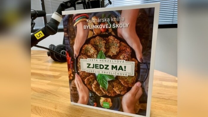 Iveta Henzelyová, Aurélia Prasličková: Zjedz ma!