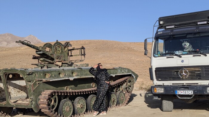 Afghanistan opusteny tank.jpg