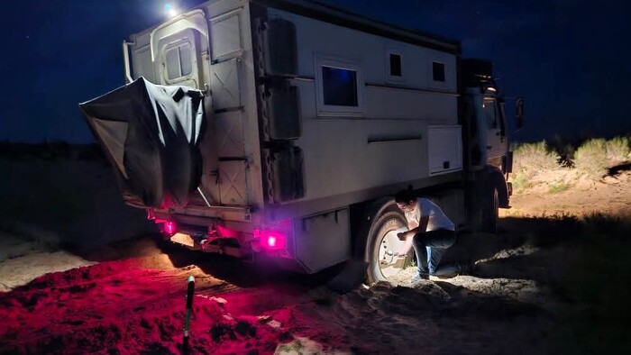 Dno Aralskeho jazera.jpg