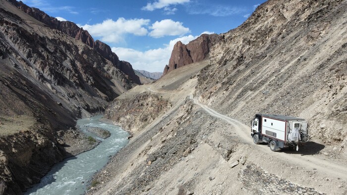 India Ladakh cesta ku klastoru Phuktal.jpg