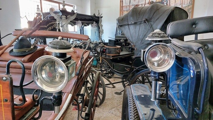 Tourismus in der Hohen Tatra: Kutschen- und Schlitten-Museum Veľká Lomnica